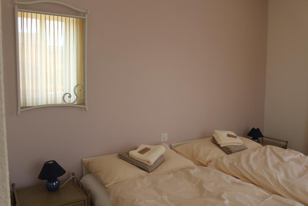 Hotel De La Gare Yvonand 部屋 写真